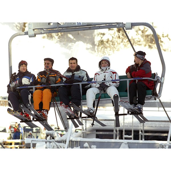 Odrasla sezonska smučarska karta za smučišče Stari vrh velja od ponedeljka do petka.