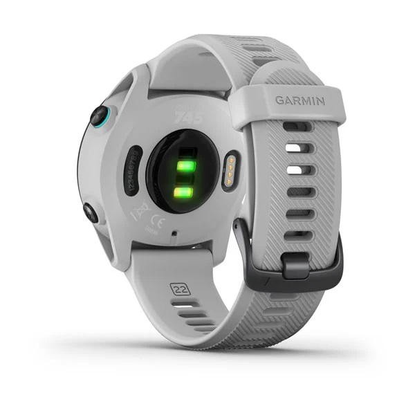 Garmin Forerunner 745.