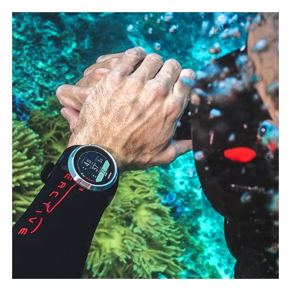 Suunto potapljaška ura D5 Black.