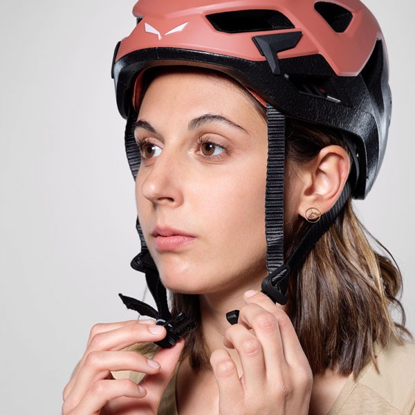 Salewa Aria, alpinistična čelada