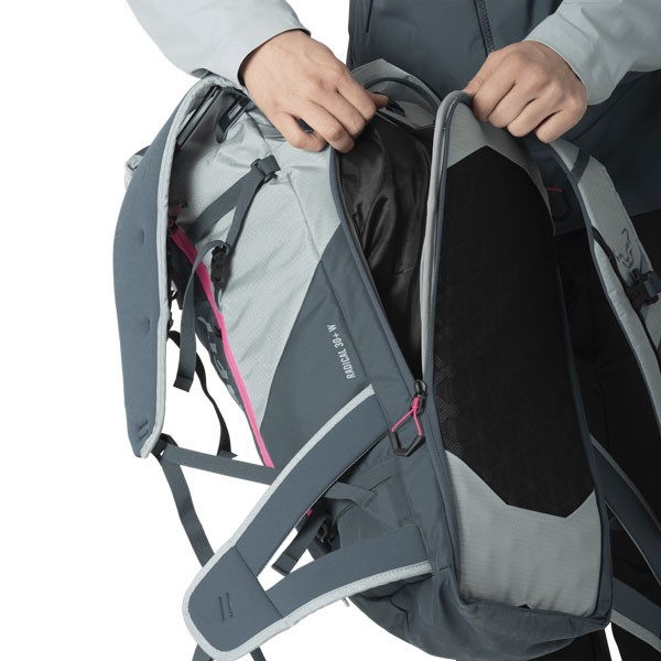 Dynafit Radical 30  je ženski turni nahrbtnik