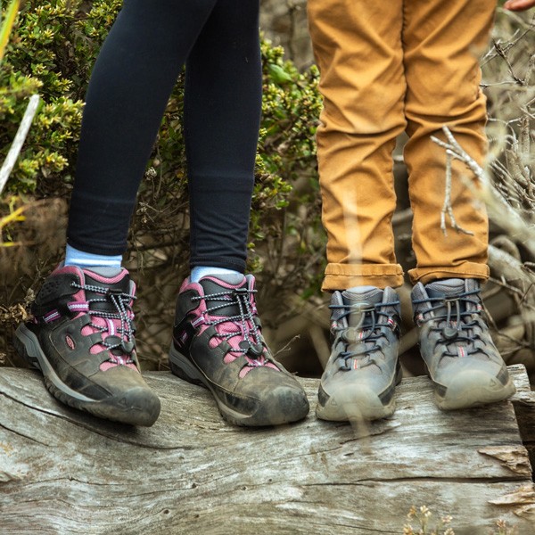 Keen dekliški pohodni čevlji Targhee Mid.