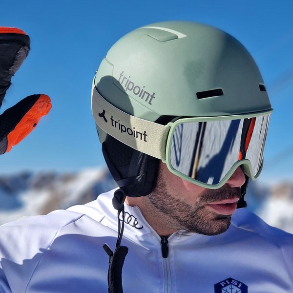 Tripoint 201 Trdkova, smučarska čelada