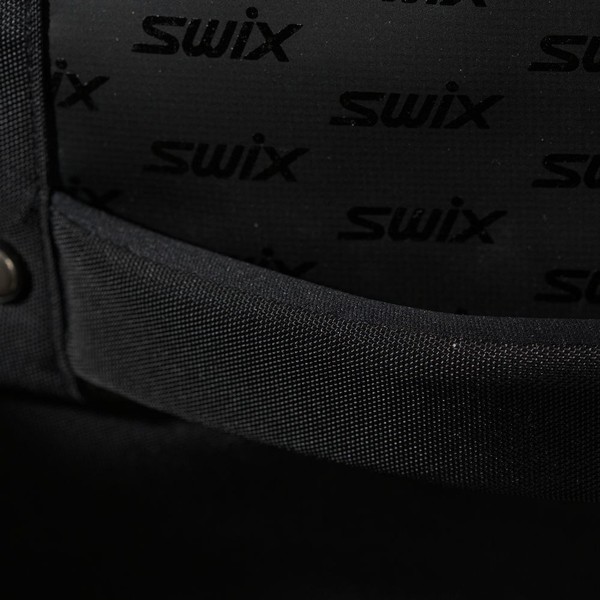 Swix nahrbtnik z žepi.