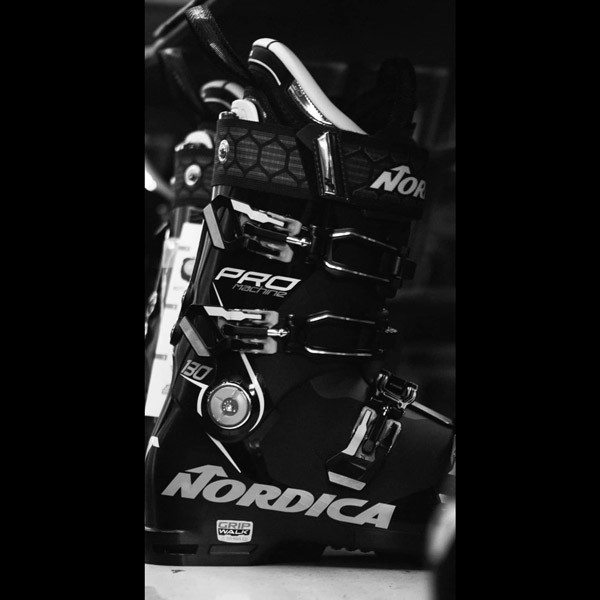 Nordica smučarski čevlji Pro Machine 120.