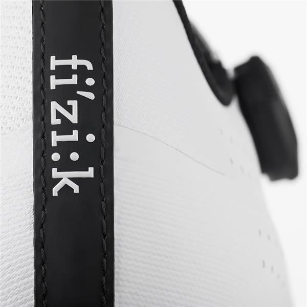 Cestni kolesarski čevlji Fizik Tempo Overcurve R4 Wide